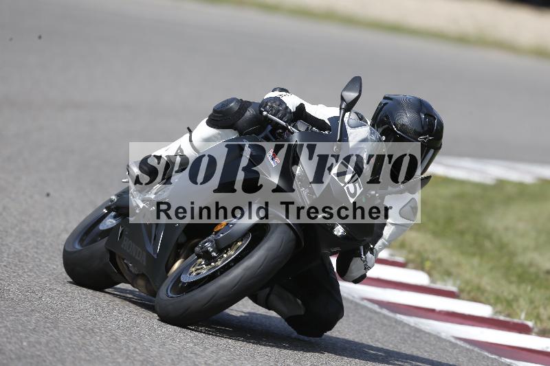 Archiv-2025/49 26.08.2025 Cornu Master School ADR/gruen-vert/75